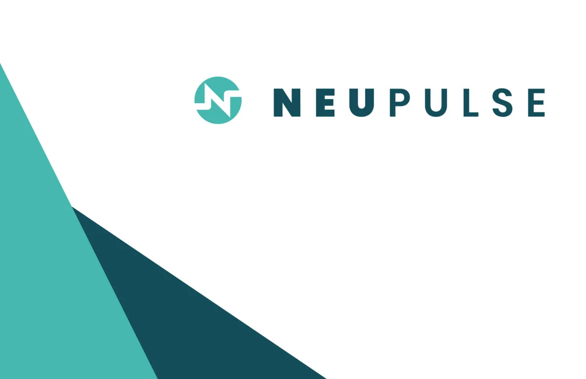 The logo side of the business card: the logo top right, with teal and petrol triangles rising from the bottom left corner
